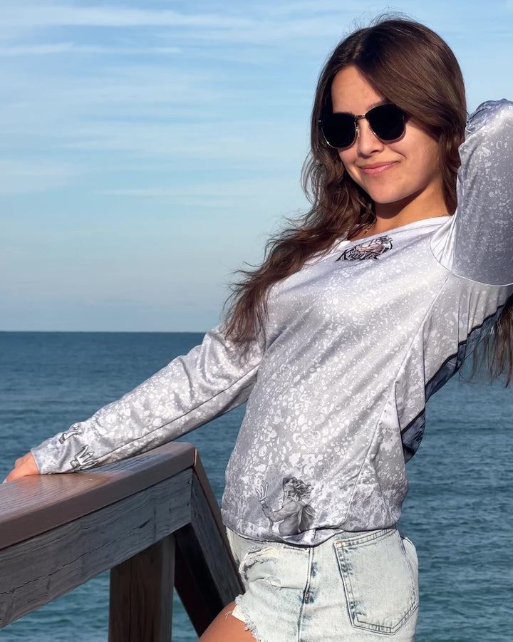 Palm Beach, FL / King Tide Women's V Neck Allover Chart Shirt