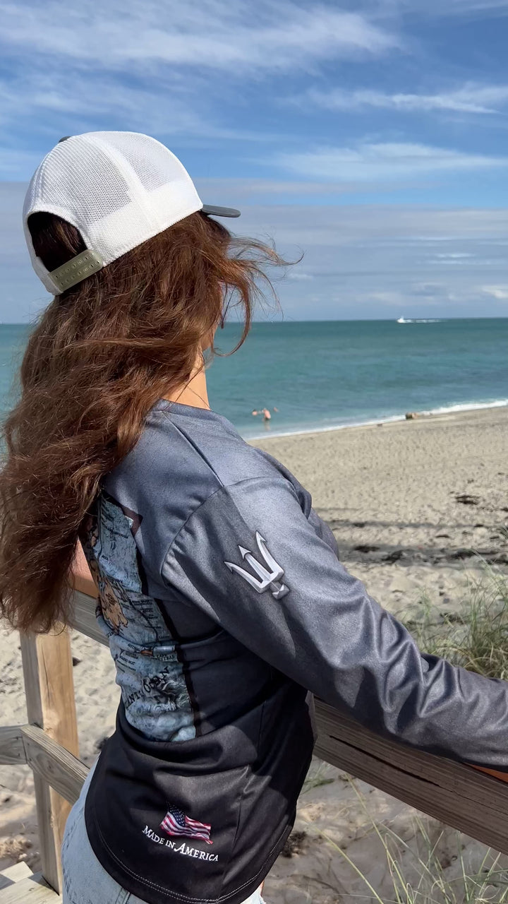 Outer Banks, NC (Upper) / King Tide Women's V Neck Serene Black